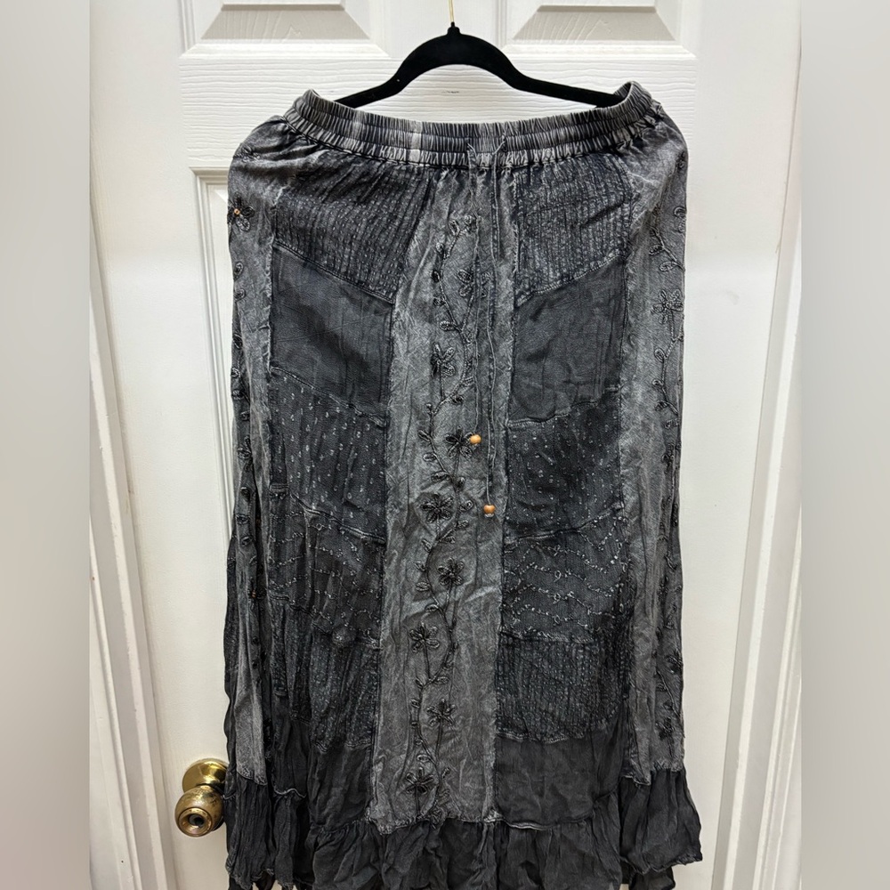 Chic Charcoal Women's Maxi Skirt